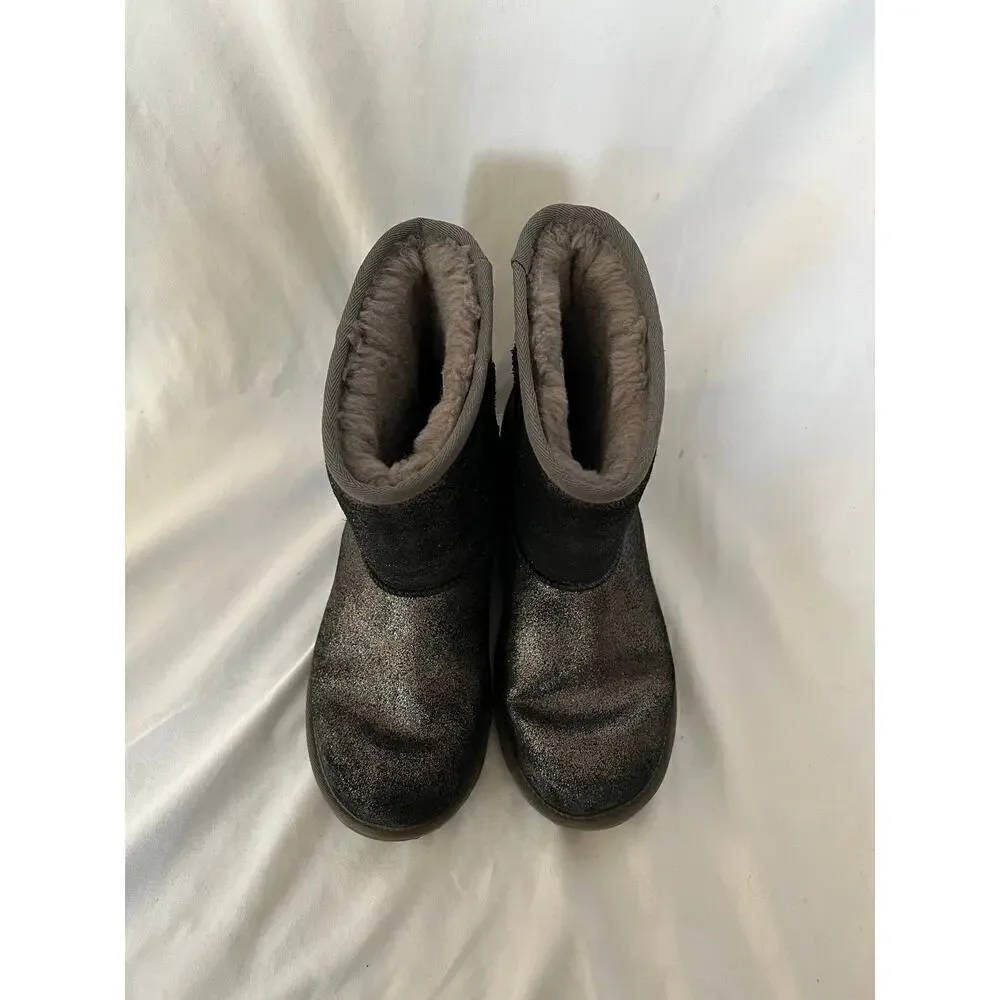 UGG very cute